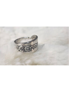 Silverwear Ring Size 7½ ONEIDA silverplate ROYAL ROSE
